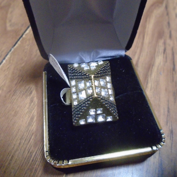 Ring - Picture 2 of 2